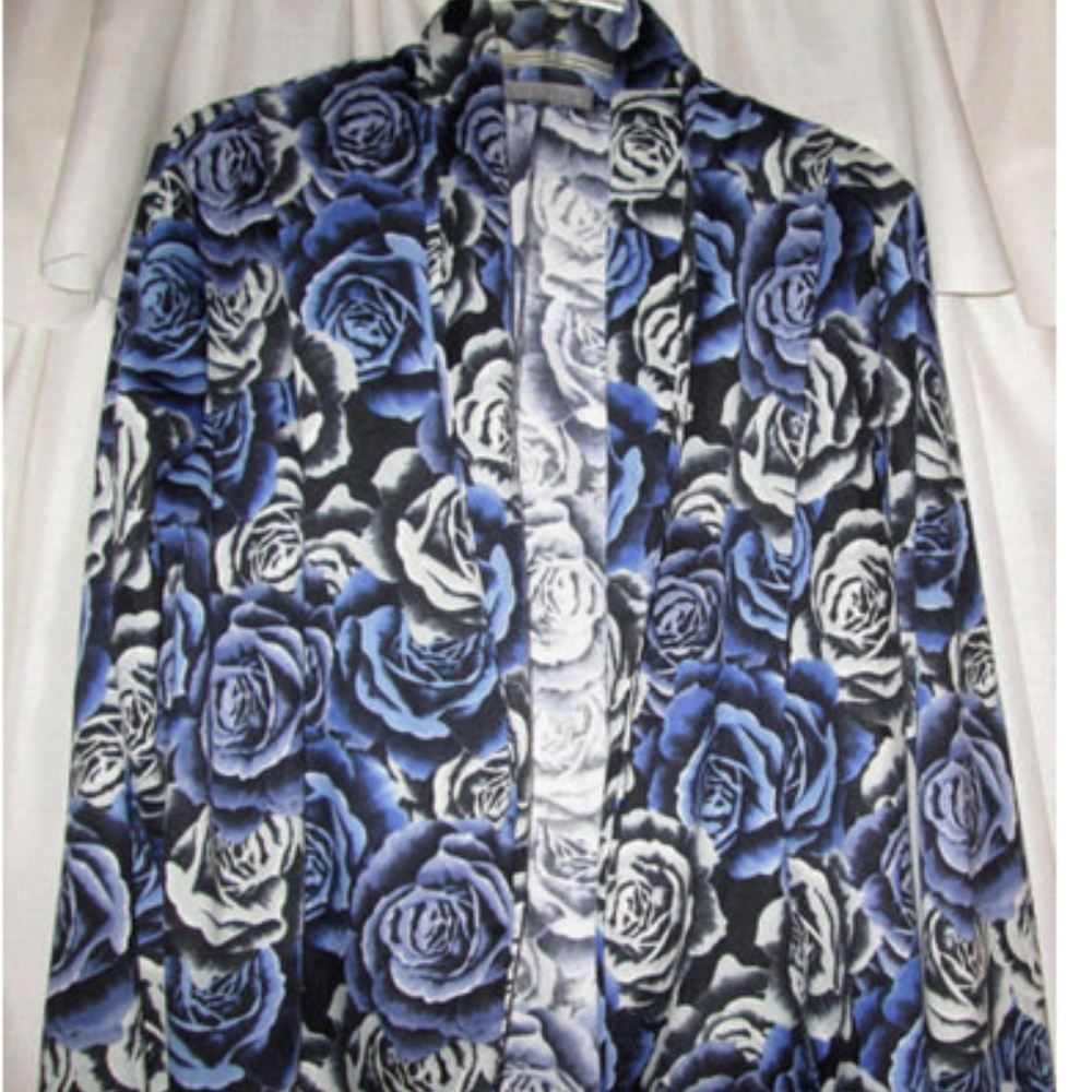 OLIVIA MOON WOMENS SIZE M SWEATER WITH ROSE PRINT - Picture 2 of 4